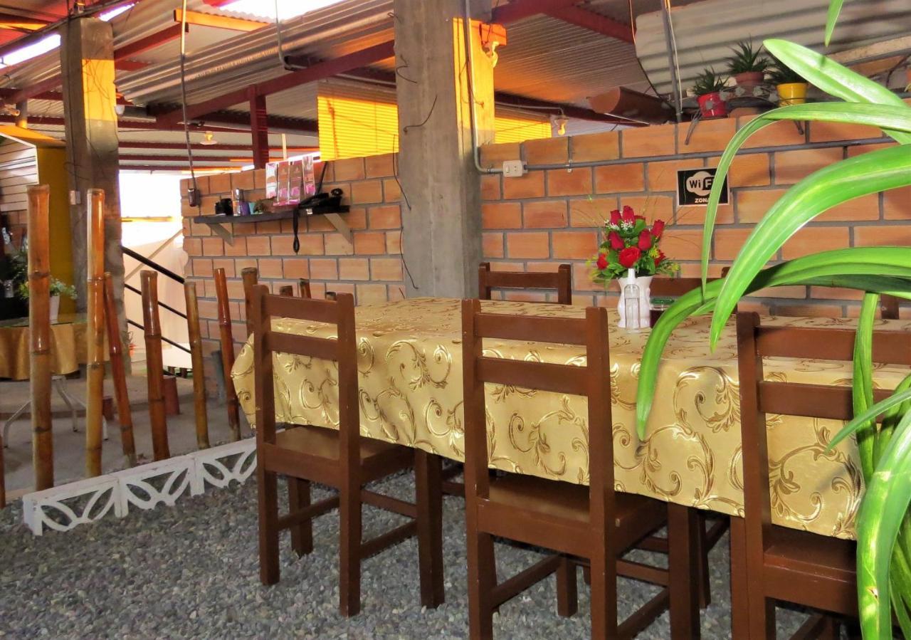 Flor Del Valle Posada 塔拉波托 外观 照片